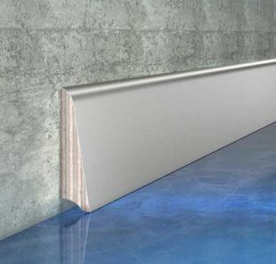 Алюминиевый плинтус для пола: анодированный, щиткованное серебро