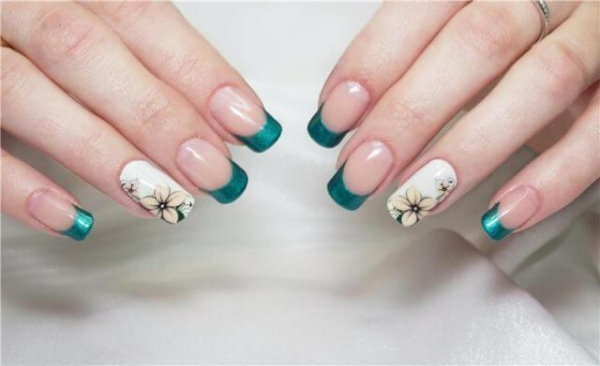 Как правильно клеить слайдеры на ногти? Как правильно клеить слайдеры на ногти?