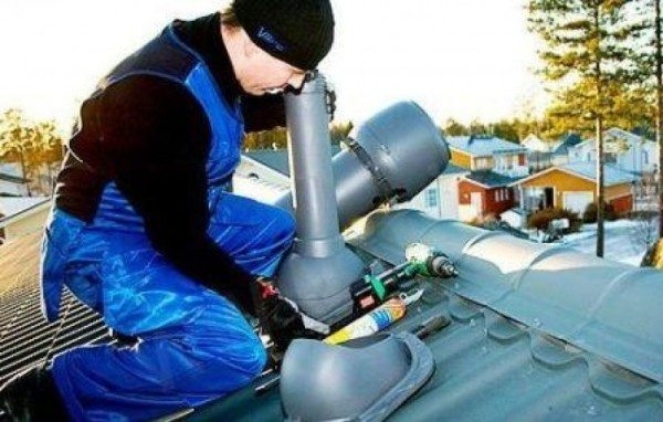 Выход вентиляции для металлочерепицы – предназначение и монтаж Выход вентиляции для металлочерепицы – предназначение и монтаж