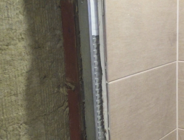 Как аккуратно снять плитку с гипсокартона не повредив ее