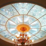 Использование витражей в современном интерьере