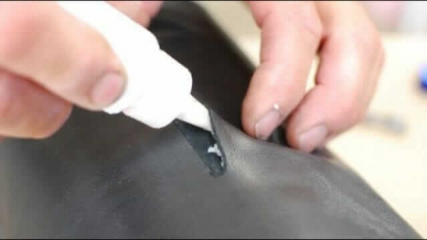 Как правильно заклеить кожаную куртку в домашних условиях