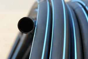 Монтаж труб ПНД для летнего водопровода на даче Монтаж труб ПНД для летнего водопровода на даче