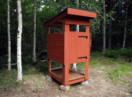 Уличная душевая кабина для дачи &mdash; строительство своими руками