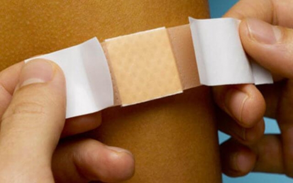 9 способов удалить клей от лейкопластыря с кожи 9 способов удалить клей от лейкопластыря с кожи