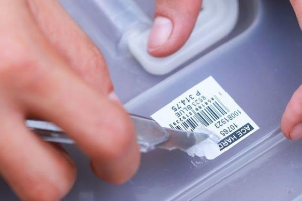 Как убрать клей от наклейки Как убрать клей от наклейки