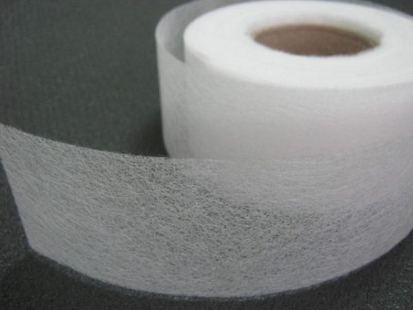 Как самостоятельно приклеить стеклохолст на потолок?