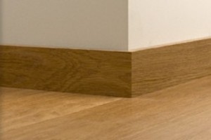 Какой выбрать плинтус — изучаем варианты!