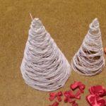 Как сделать новогоднюю елку из ниток и клея своими руками Как сделать новогоднюю елку из ниток и клея своими руками