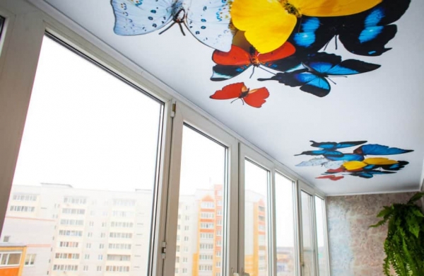 Натяжные потолки для балкона и особенности их выбора Натяжные потолки для балкона и особенности их выбора