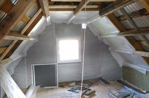 Утепление мансарды: особенности монтажа и выбора материала