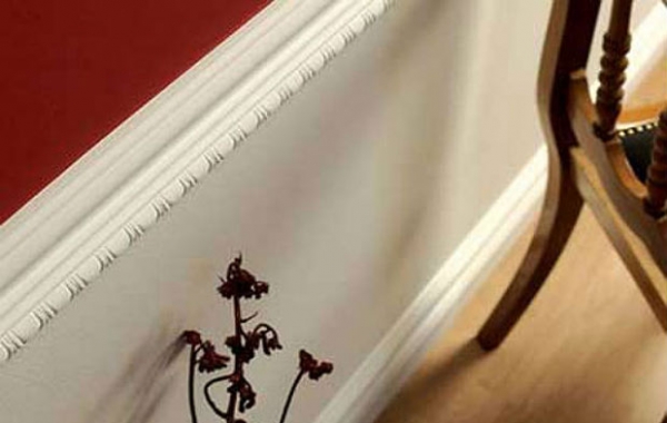 Плинтус напольный полиуретановый широкий: описание, характеристики, монтаж