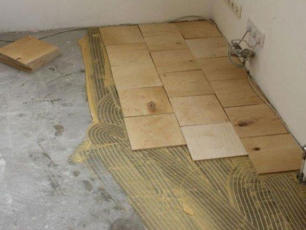 Какой клей лучше выбрать для склейки фанеры?