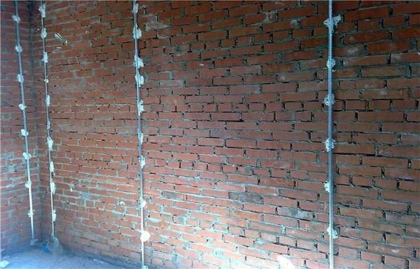 Установка маяков для штукатурки, стяжки