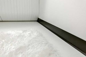 Алюминиевый плинтус для пола: анодированный, щиткованное серебро