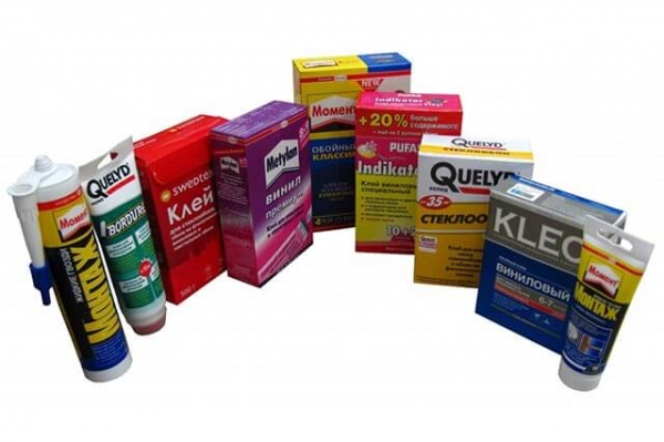 Как вывести пятна клея с одежды