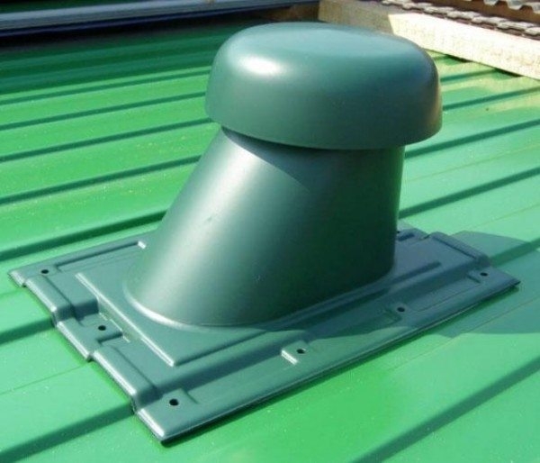 Выход вентиляции для металлочерепицы – предназначение и монтаж Выход вентиляции для металлочерепицы – предназначение и монтаж