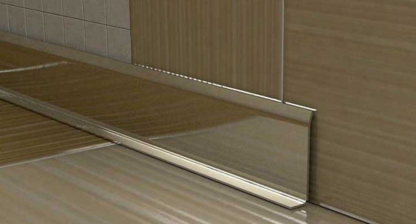 Алюминиевый плинтус для пола: анодированный, щиткованное серебро