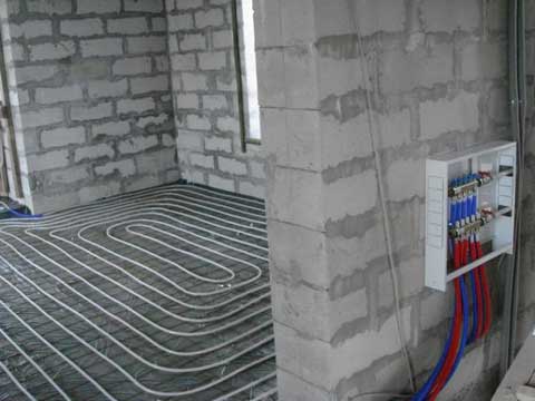 Монтаж теплого водяного пола: рассчитываем цену комплекта и установки Монтаж теплого водяного пола: рассчитываем цену комплекта и установки
