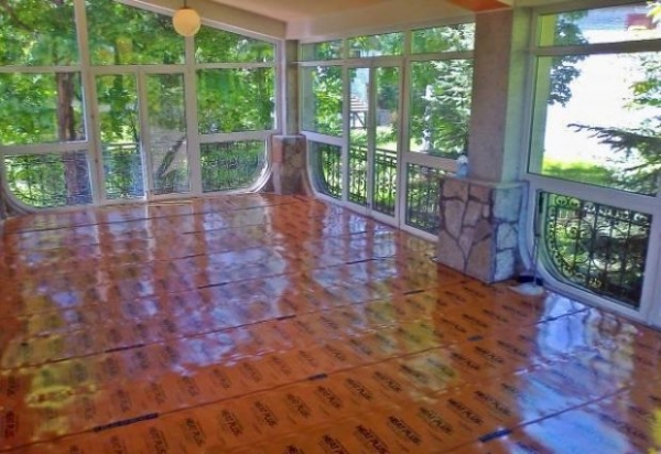 Можно ли выбрать лучший пленочный теплый пол и как?