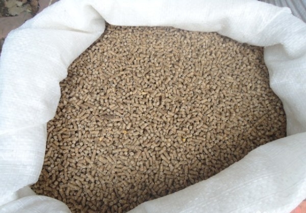 Как правильно кормить бройлеров комбикормами ПК-5 и ПК-6