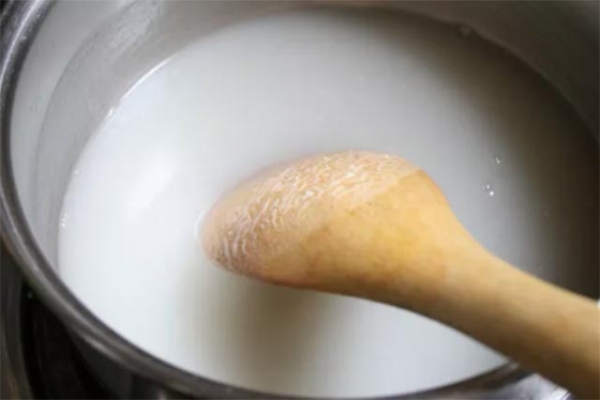 Как сделать клейстер из муки или крахмала своими руками Как сделать клейстер из муки или крахмала своими руками