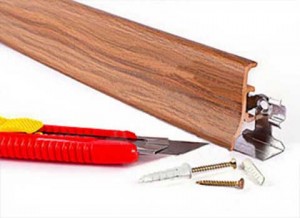 Как крепить напольный пластиковый плинтус: способы установки Как крепить напольный пластиковый плинтус: способы установки