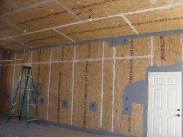 Несколько советов о поклейке обоев на ОСБ плиту без шпаклевки