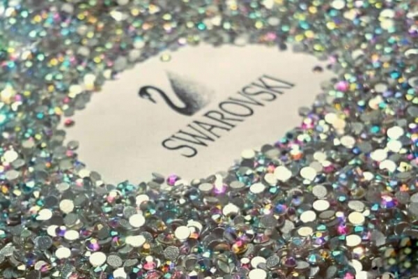 Как приклеить стразы на ткань в домашних условиях Как приклеить стразы на ткань в домашних условиях