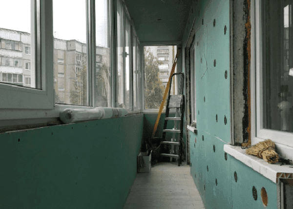 Внутренняя отделка и утепление балкона Внутренняя отделка и утепление балкона