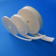 Для чего нужна самоклеющаяся демпферная лента: для стяжки, отмостки Для чего нужна самоклеющаяся демпферная лента: для стяжки, отмостки