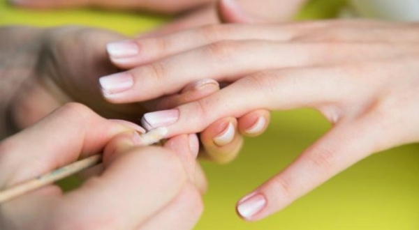 Что делать, если у вас сломался ноготь? Что делать, если у вас сломался ноготь?