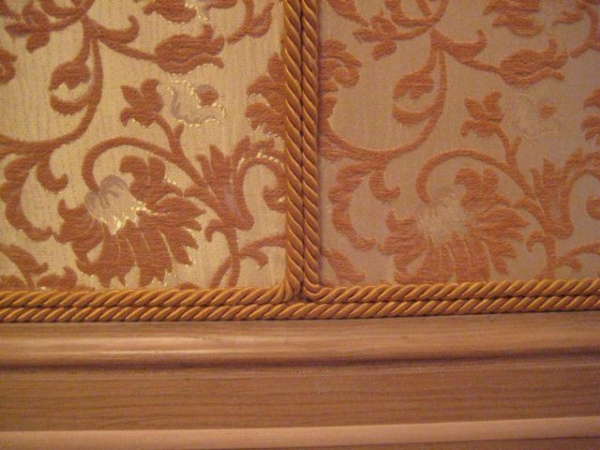 Выбираем подходящие обои в спальню