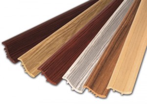 Какой выбрать плинтус — изучаем варианты!