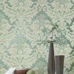 Выбираем обои для потолка и изучаем нюансы поклейки