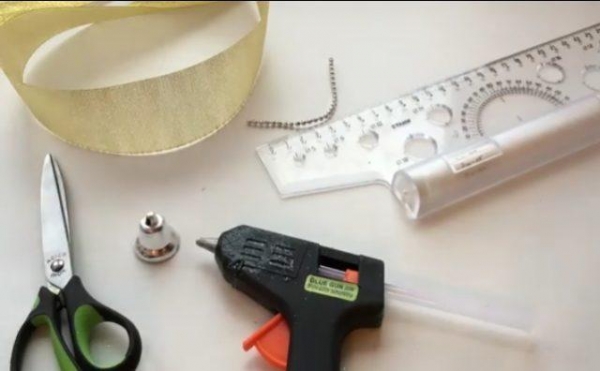 Как правильно сделать бант на елку из ленты