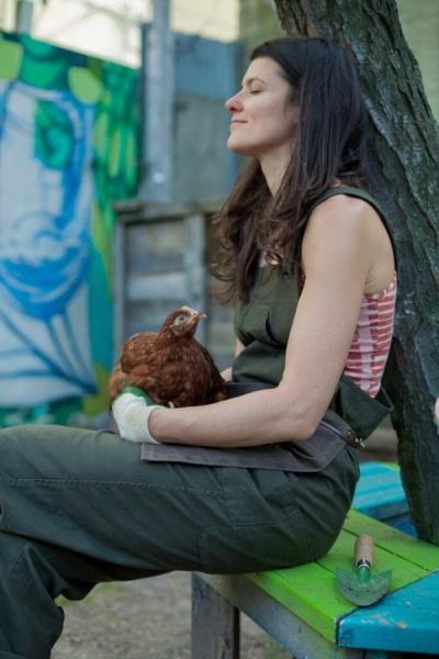 Курица живет в квартире — фото и карьера несушки фотомодели