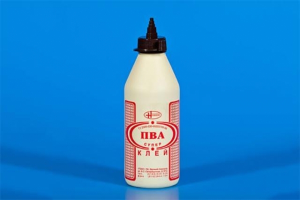 Как вывести пятна клея с одежды