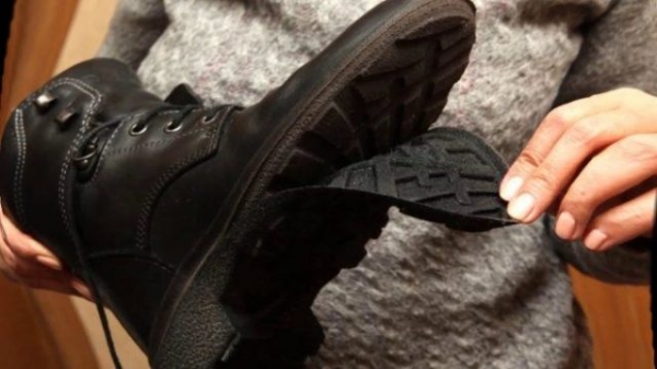 Какой клей лучше подойдет для склеивания обуви?