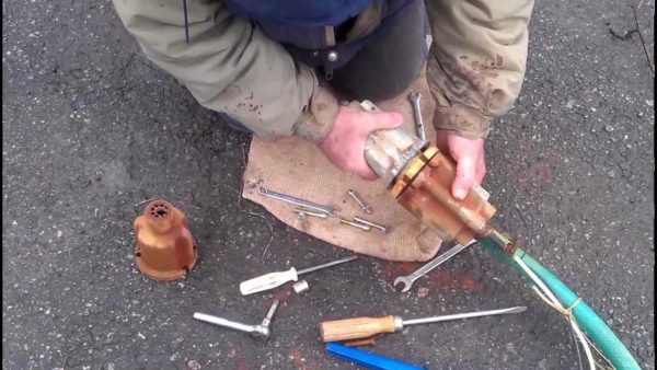 Вибрационный погружной насос «Малыш» — обзор