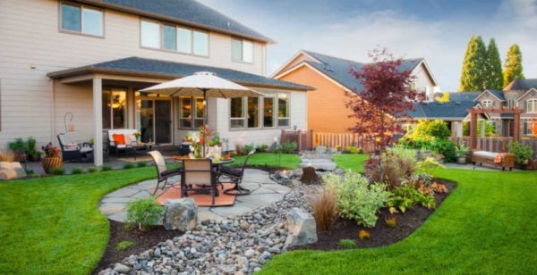 Обустройство придомовой территории частного дома &mdash; создаем свой дизайн