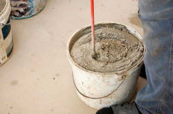 Какой плиточный клей лучше: критерии выбора