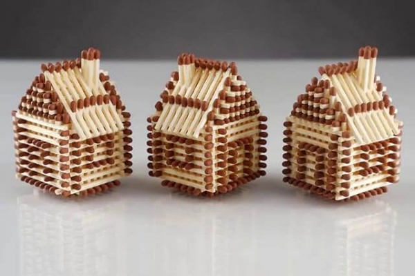 Поделки из спичек: домик, церковь, колодец, мебель