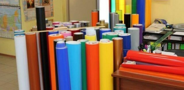 Как выбрать самоклеящуюся пленку для мебели? Как выбрать самоклеящуюся пленку для мебели?