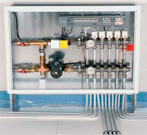 Монтаж теплого водяного пола: рассчитываем цену комплекта и установки Монтаж теплого водяного пола: рассчитываем цену комплекта и установки