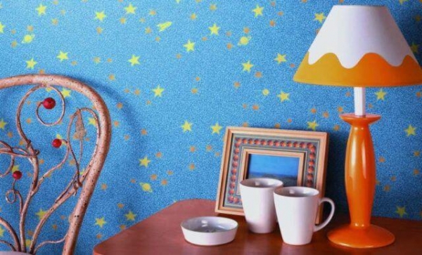 Как клеить самоклеящуюся пленку на стены? Как клеить самоклеящуюся пленку на стены?