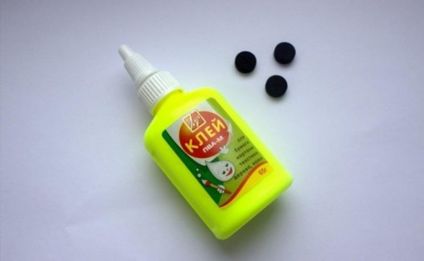 Как сделать маску из клея ПВА и активированного угля Как сделать маску из клея ПВА и активированного угля