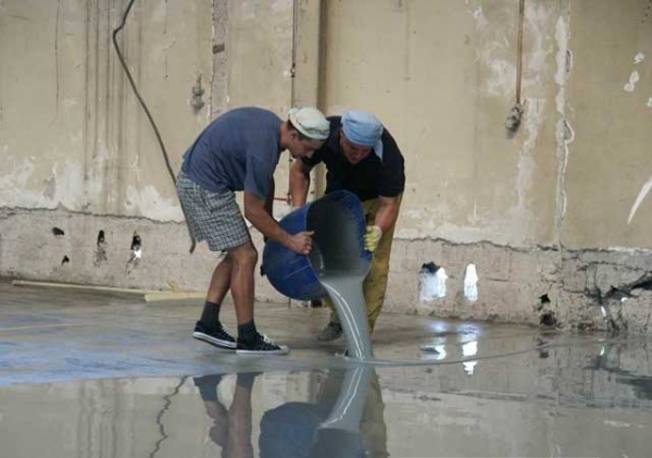 Полиуретановый наливной пол: что за покрытие и как заливается Полиуретановый наливной пол: что за покрытие и как заливается