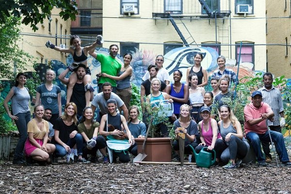 Курица живет в квартире — фото и карьера несушки фотомодели