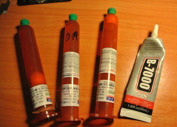 Какой клей лучше для ремонта дисплея?